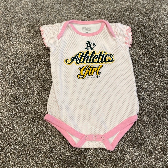 Oakland Athletics A’s Genuine Merchandise 18mo Girls Onesies Bundle Lot BOGO - Picture 3 of 11